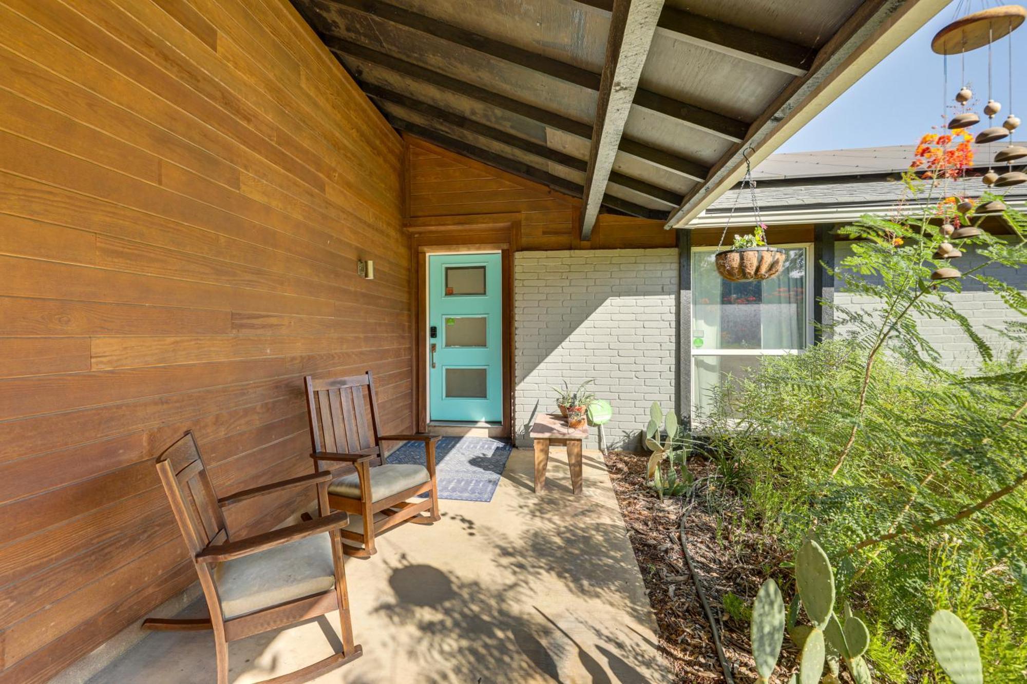 Modern Austin Home With Outdoor Pool And Fire Pit! Exterior photo